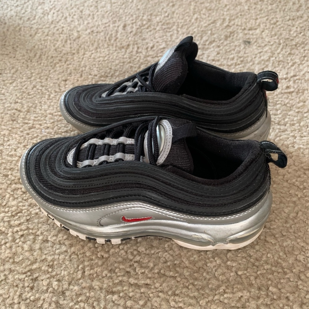 Shoes - Picture 2 of 4